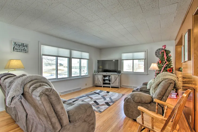 Cozy Postville Retreat w/ Fireplaces & Yard! - Image 1