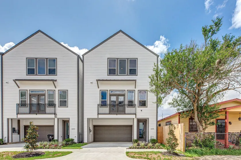 Modern 3BR/3.5BA Near Downtown w/ Garage - Image 1