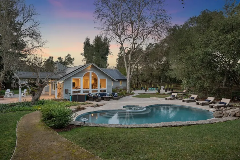 Private 1+ acre, Bocce, Waterfall, Free Pool Heat - Image 1