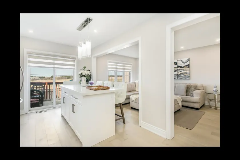 Premium 4BR Home near Wonderland & Vaughan Mills - Image 1