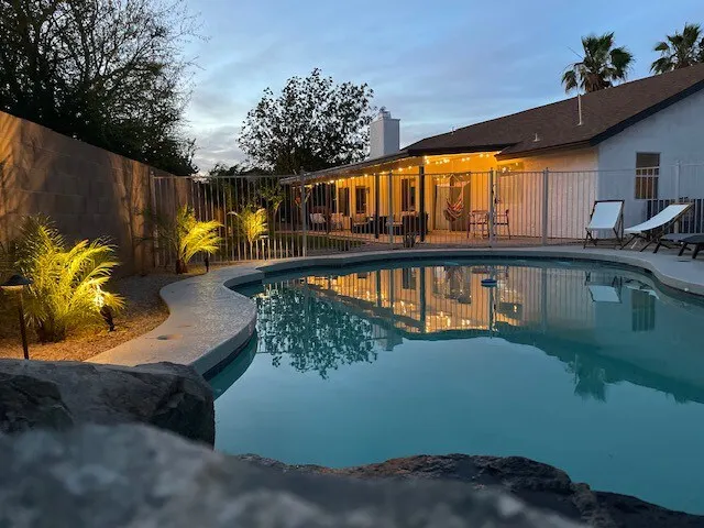 Redzone Retreat: 4BR with Pool! Glendale House - Image 1