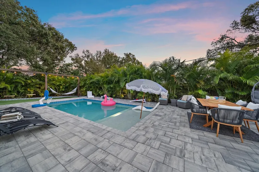 The Wisteria Oasis With heated pool and hot tub - Image 1