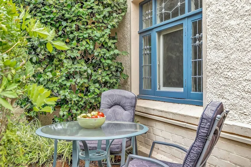 'The Nook' Peaceful Toorak Gardens Retro Cottage - Image 1