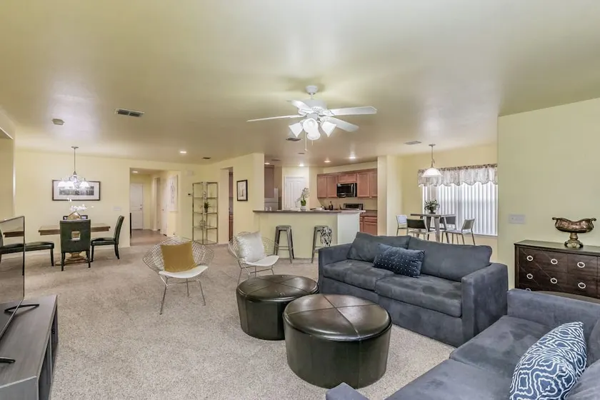Cheerful Lovely 3BR Retreat ~ fam & friends - Image 1