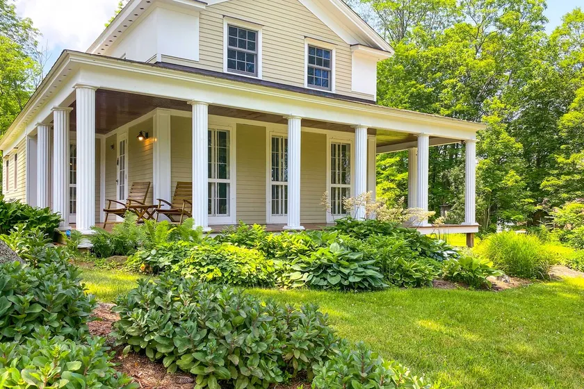 Charming Sharon Dwelling w/ Deck & Fire Pit! - Image 1