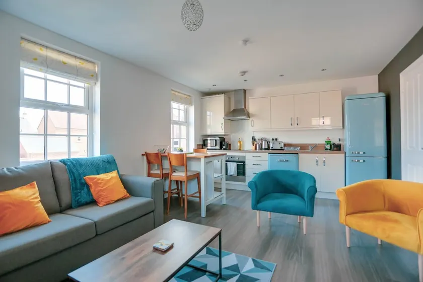 Modern Apartment | Quiet Neighborhood | Free Parki - Image 1