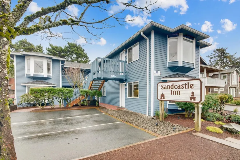 Sandcastle Inn #605 - Downtown Apartment! - Image 1