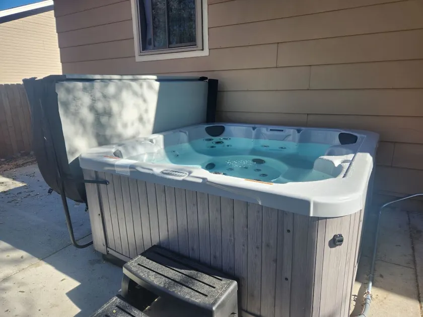 One level home-4 min downtown-Hot Tub-byt nestago - Image 1