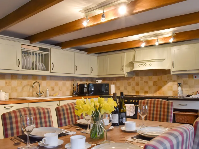 Pineview Cottage - Image 1