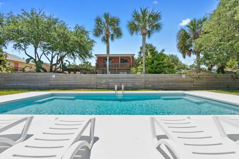 Sand Dollar Suite l Heated Pool l Steps to Beach - Image 1
