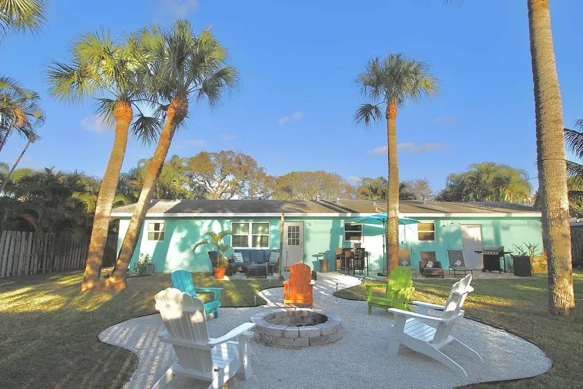 Great location with firepit and outdoor shower - Image 1