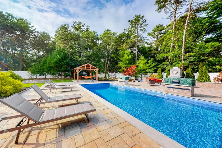 Modern Oasis: Private Pool, Pickleball & Fast WiFi - Image 1