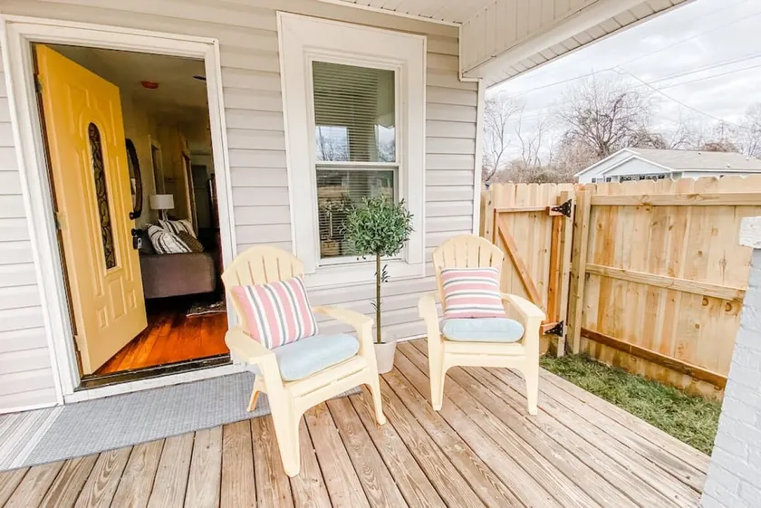 Downtown Charm - 2BR, Great Location! - Image 1
