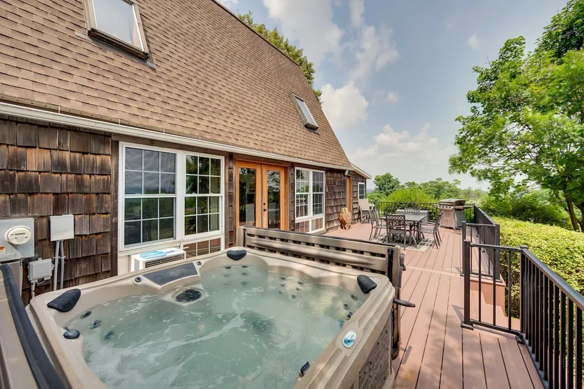 Rural Dutch Country Retreat - Private Hot Tub - Image 1