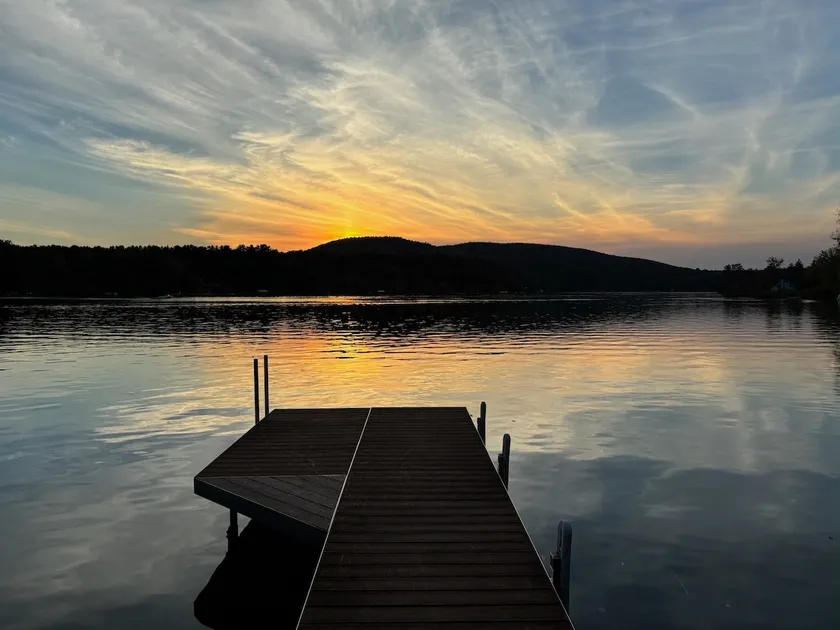 Lake Buel Waterfront, Kayaks, Sleeps 8! - Image 1