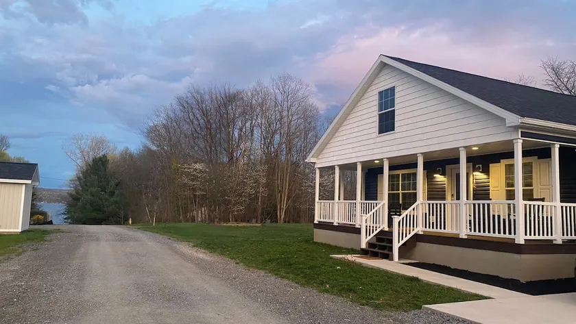 Brand New 2 Bedroom Cottage on Seneca Lake - Image 1