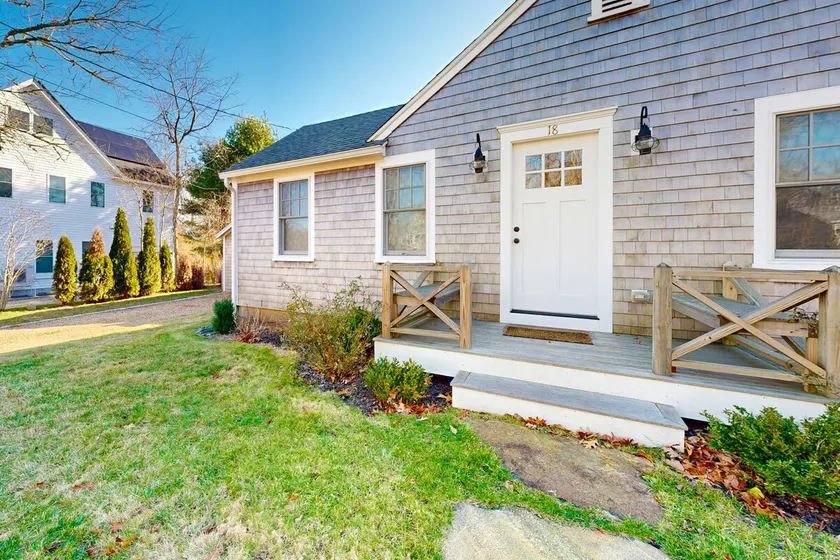 Water-View Cottage with AC & Cozy Fireplace - Image 1