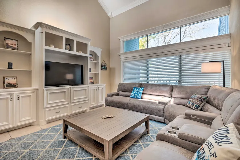 Idyllic Montgomery Condo w/ Pool & Lake View! - Image 1