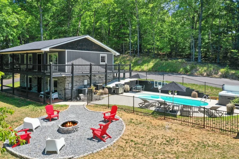 Heated Pool, Hot Tub, King Bed Master - Image 1