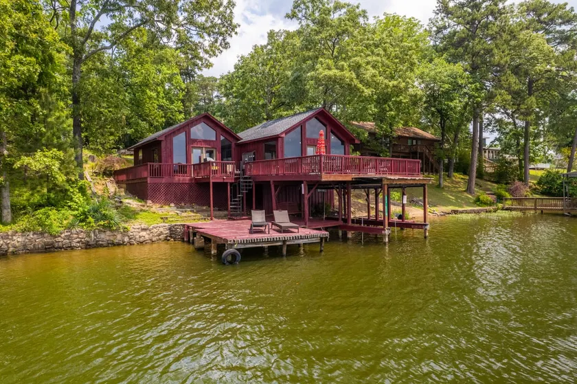 Liam’s Lodge-Peaceful Cabin Panoramic Lake Views - Image 1
