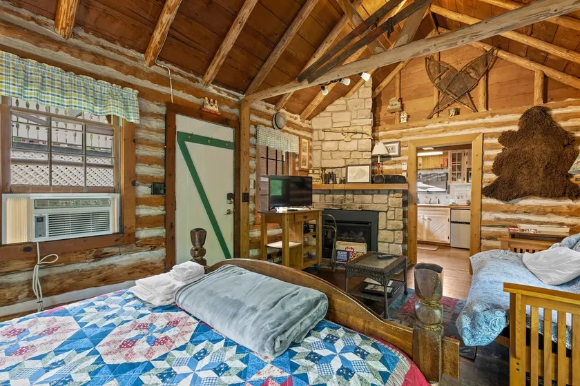 Door County Romantic Cabin in Ephraim Near Trails - Image 1