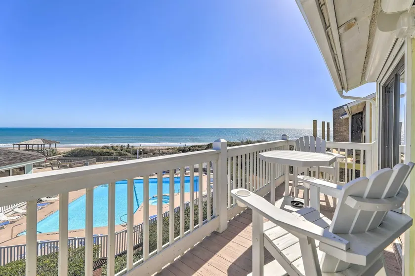 Coastal Condo w/ Indoor & Outdoor Pool Access - Image 1