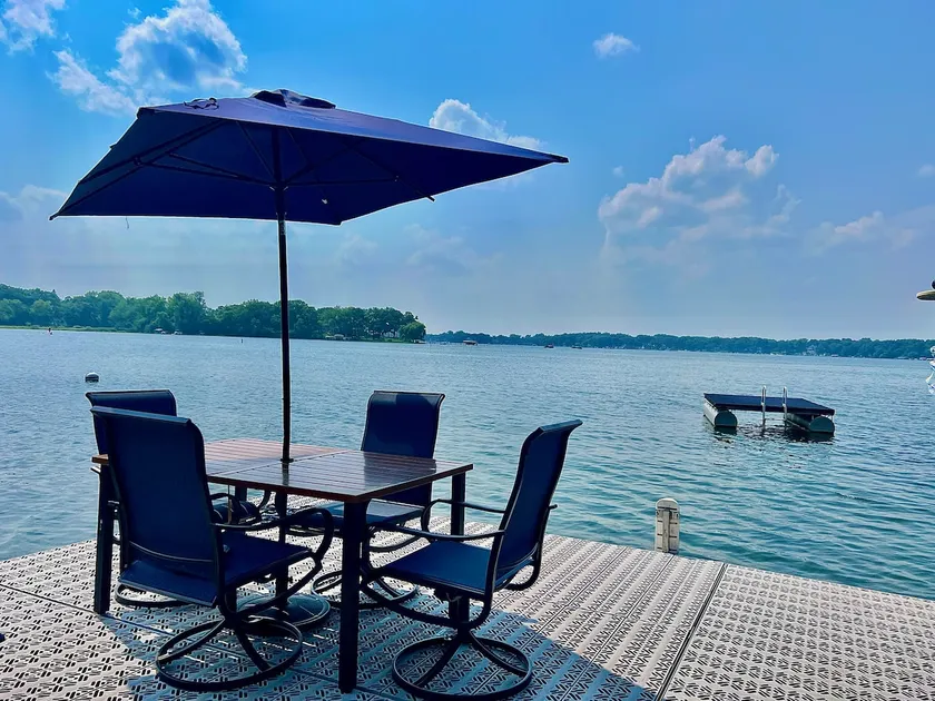 Lake Daze | Lakefront Powers Lake Home, Sleeps 11 - Image 1