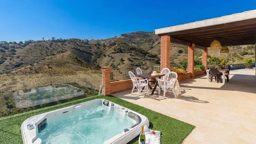Casa El Refugio de Árchez by Ruralidays - Image 1