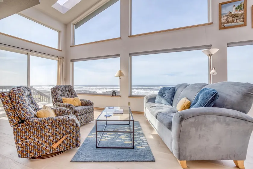 Helles, modernisiertes Apartment direkt am Meer mit Blick auf die raue Küste von Yachats! - Image 1