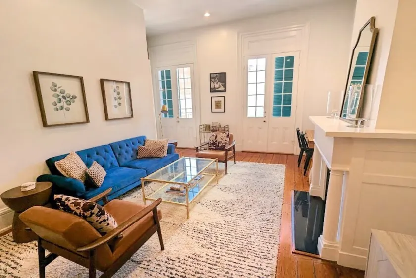 Chic Luxury Bourbon St w/ Balcony King & Queen Bed - Image 1