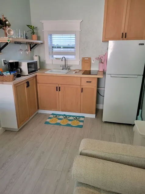 Charming Beachside Studio: Steps to Sand & Flagler - Image 1