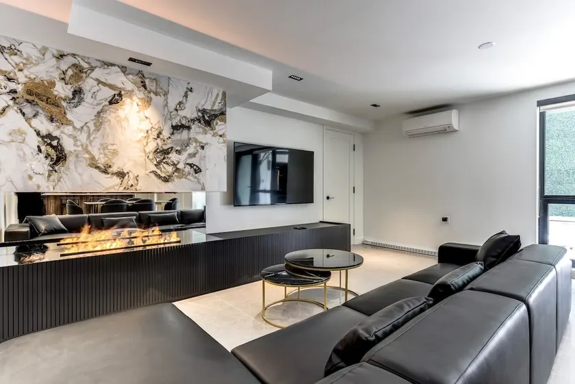 Standard Suite - Image 1