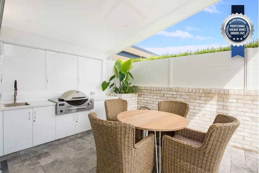 Unwind Pet Friendly 1 Min Walk to Beach - Image 1