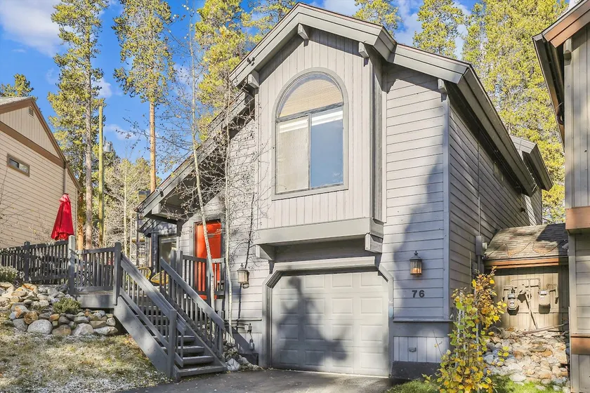 Park Forest Chalet-Dog Friendly Peak 8 Chalet, Private Hot Tub, Near Shuttle. - Image 1
