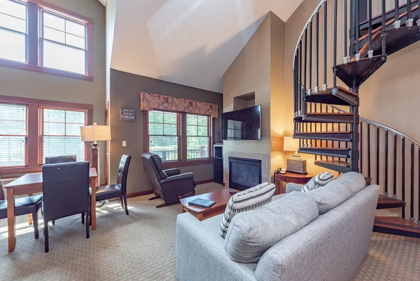 Suites at Silver Tree: A308 Studio & Loft - Image 1