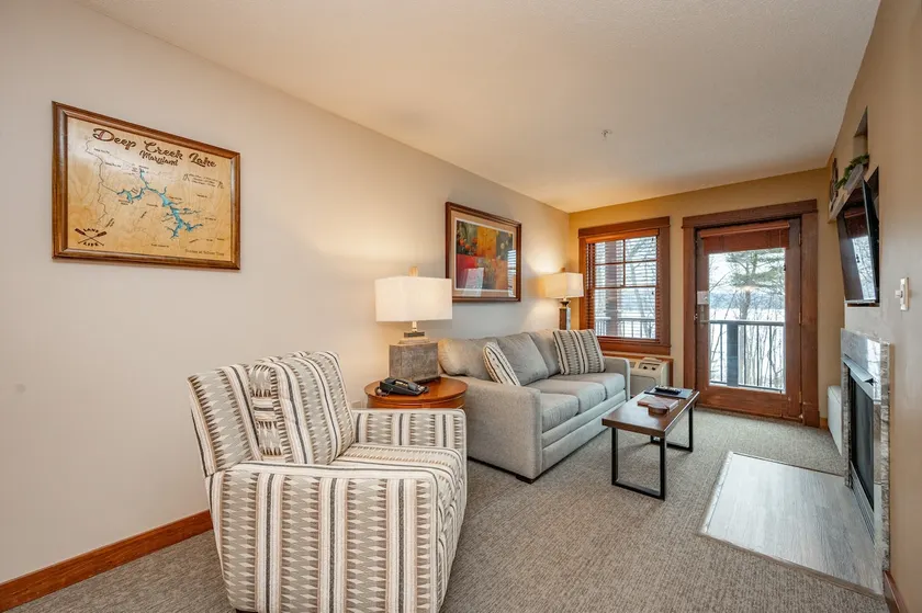 B206 One Bedroom & Loft Lake View - Image 1