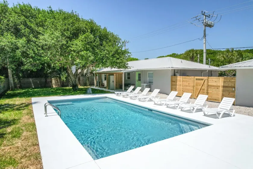 Paradise Palms - Nautilus Suite - Pool - Steps to Ocean - 10 min to Downtown! - Image 1
