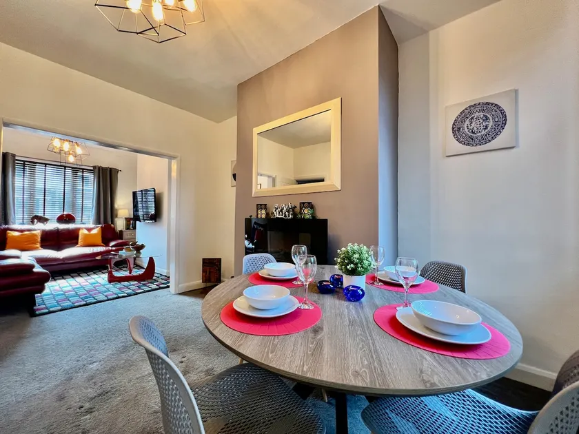 Johnson House - Great for Contractors or Family Holidays - Image 1