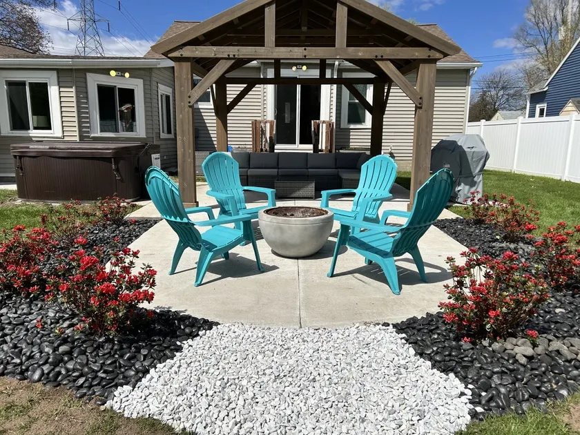 9 mins to GR-Hot Tub-Fire Pit-PingPong-Foosball - Image 1