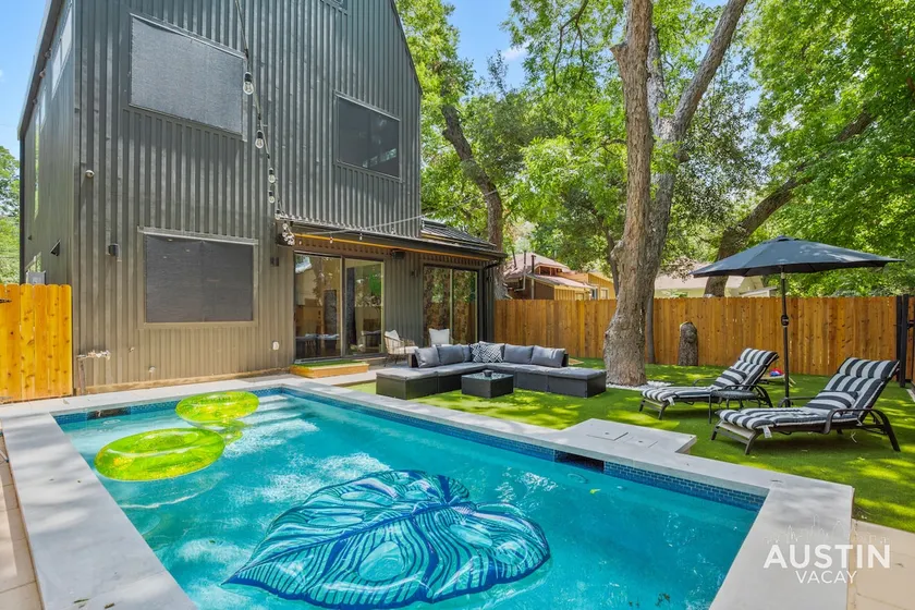 Brand New Luxurious Property and Huge Outdoor Space - Image 1