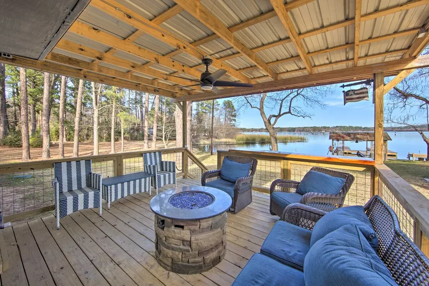 Lakefront Daingerfield Retreat w/ Shared Dock! - Image 1