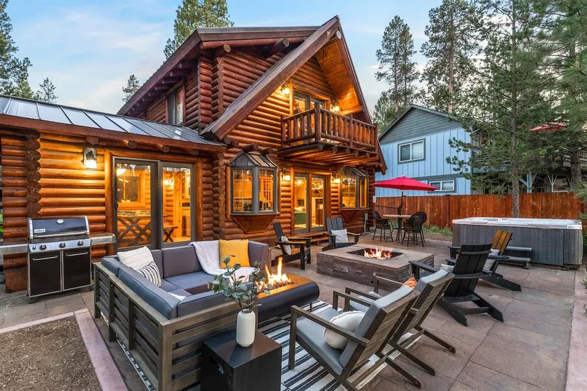 Your Riverfront Retreat| Kayak| HotTub| EVCharger - Image 1