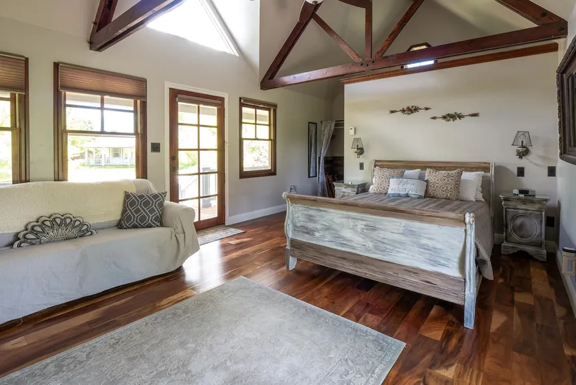 Country House-Private Bathroom-Premium-View - Image 1
