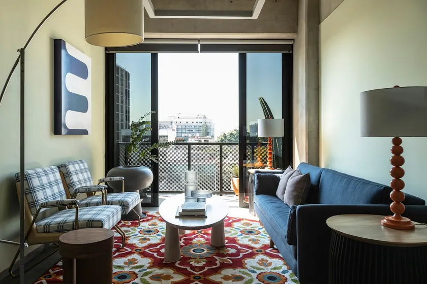 Retroclub Flat @whitegdl - Image 1