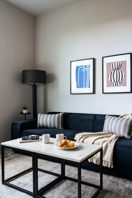 Kasa | Spacious 2BD, Gym and Pool Access | Reno - Image 1