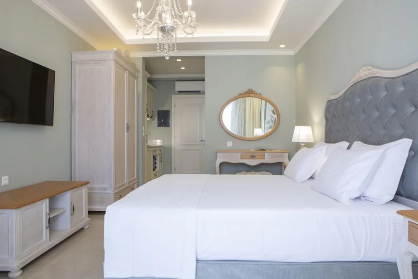 Tirkouaz Suite - VK Luxury Suites-Private Parking - Image 1