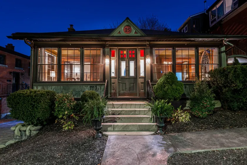 Lake Suite with Sunroom by Henry House Stays - Image 1