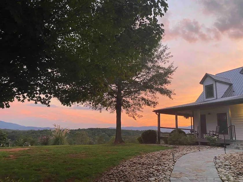 Hilltop House at Serenity Ridge, Private Hot Tub + Breathtaking Sunset Views - Image 1