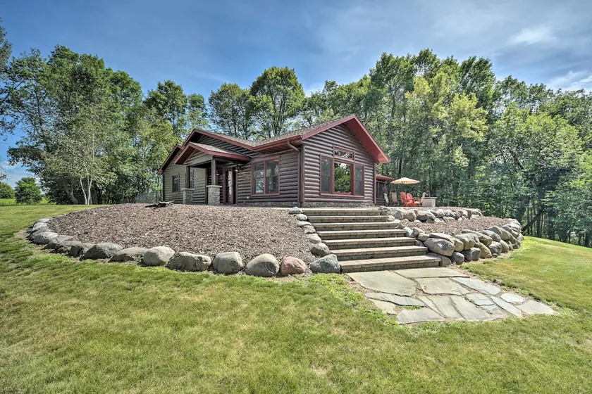 Patio, Views & Hot Tub: Quiet Lakeside Cabin - Image 1