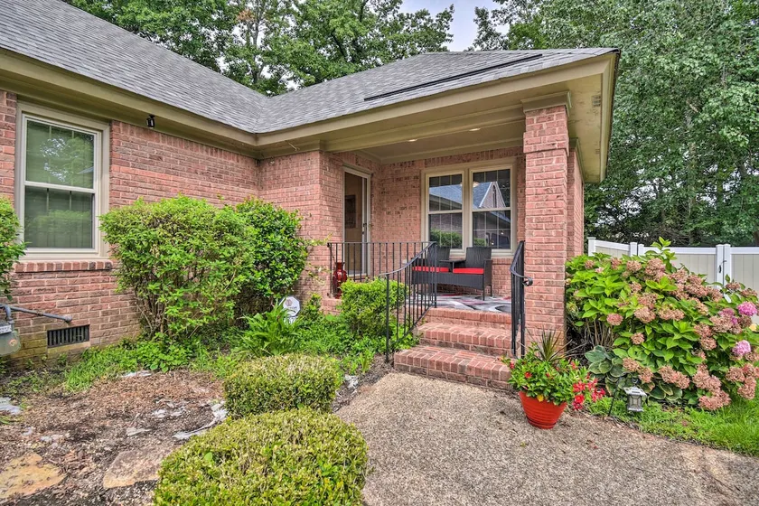 Bright Chesapeake Home Near Shopping & Dining - Image 1